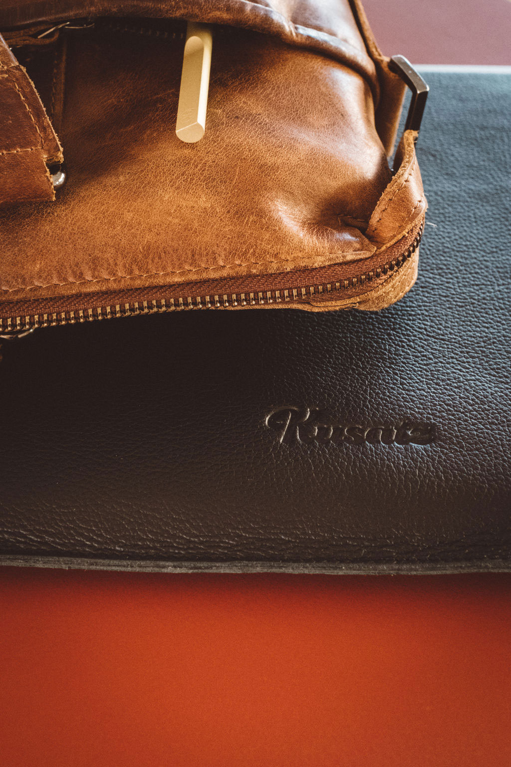 Leather Sleeve · Kusatz-Prägung